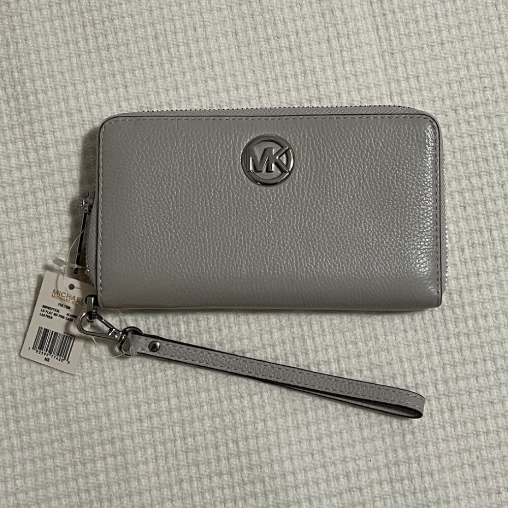 NWT Michael Kors Fulton Large Flat Leather Phone Case Wristlet in Grey